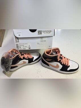 Air Jordan 1 Mid SE Peach Mocha Women Size 5 / 3.5Y Unisex DH0210-100